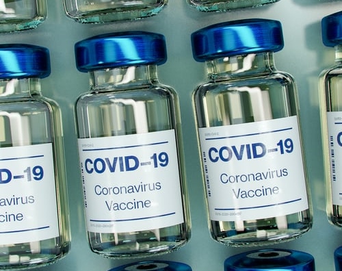 Vaccini. Da lunedì 26 aprile in Emilia-Romagna le prenotazioni dei cittadini dai 65 ai 69 anni