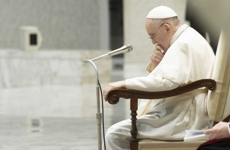 Papa Francesco: “molto dolore” per l’omicidio di padre Olivier Maire