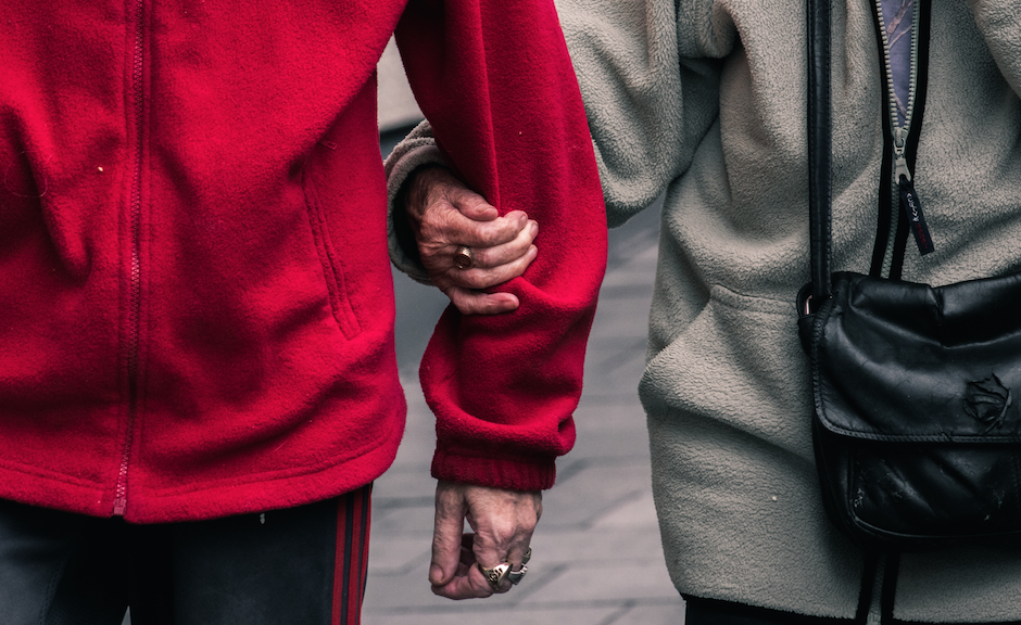 Fine vita: nella fraternità ci si prende cura gli uni degli altri