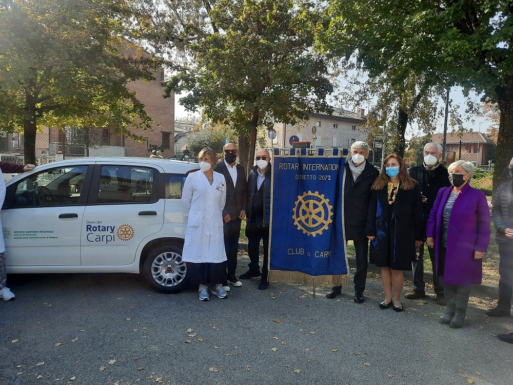 Il Rotary Club ha donato un’auto ibrida all’Assistenza Domiciliare