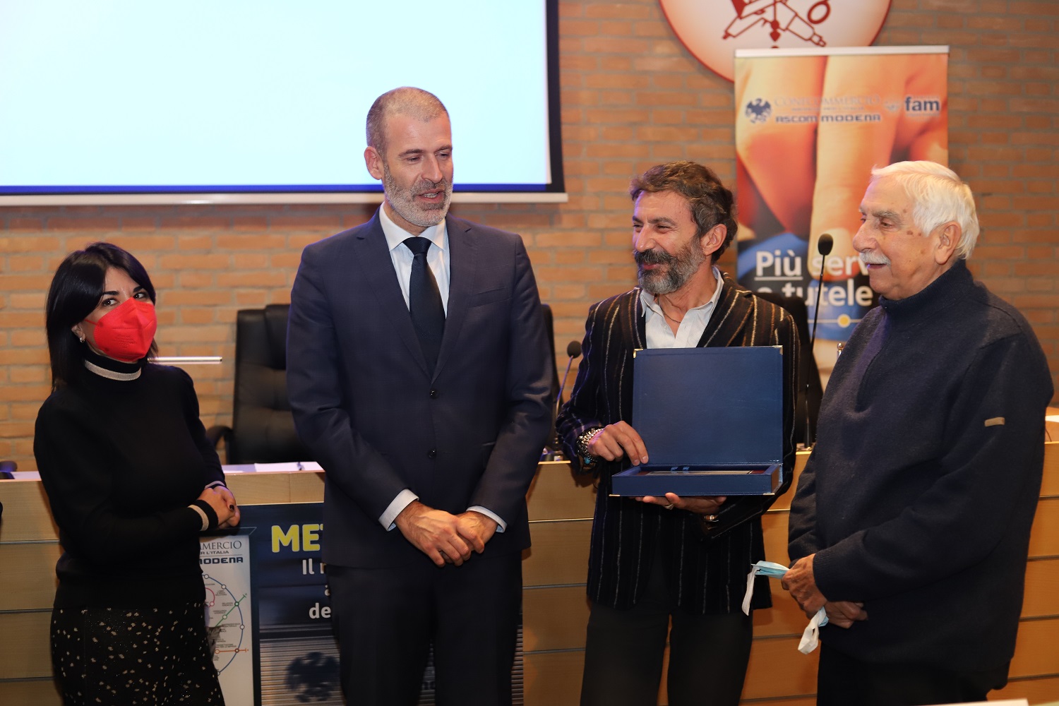 Gilioli 1921 Srl, consegnata la targa per il centenario