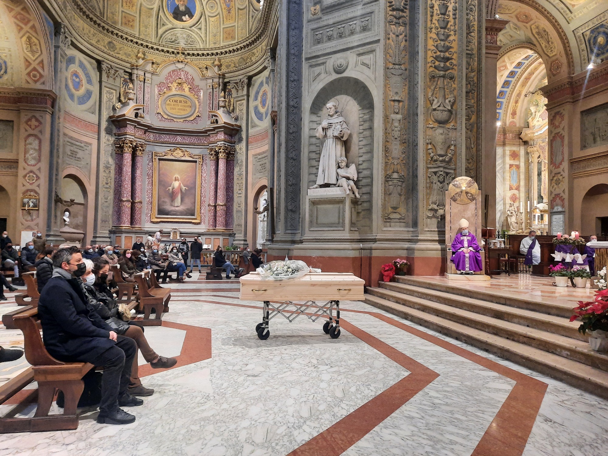 Cattedrale gremita per l’ultimo saluto ad Ernesto Giocolano