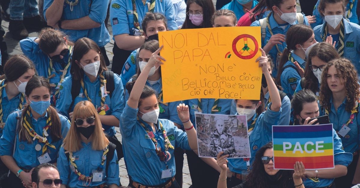 Agesci: sorride e canta nelle difficoltà