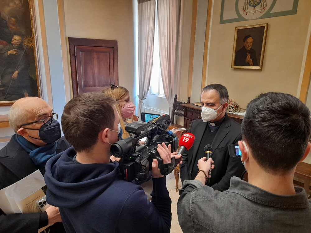 Castellucci ai giornalisti: “Sappiate ascoltare con il cuore anche i tintinnii non solo le urla”