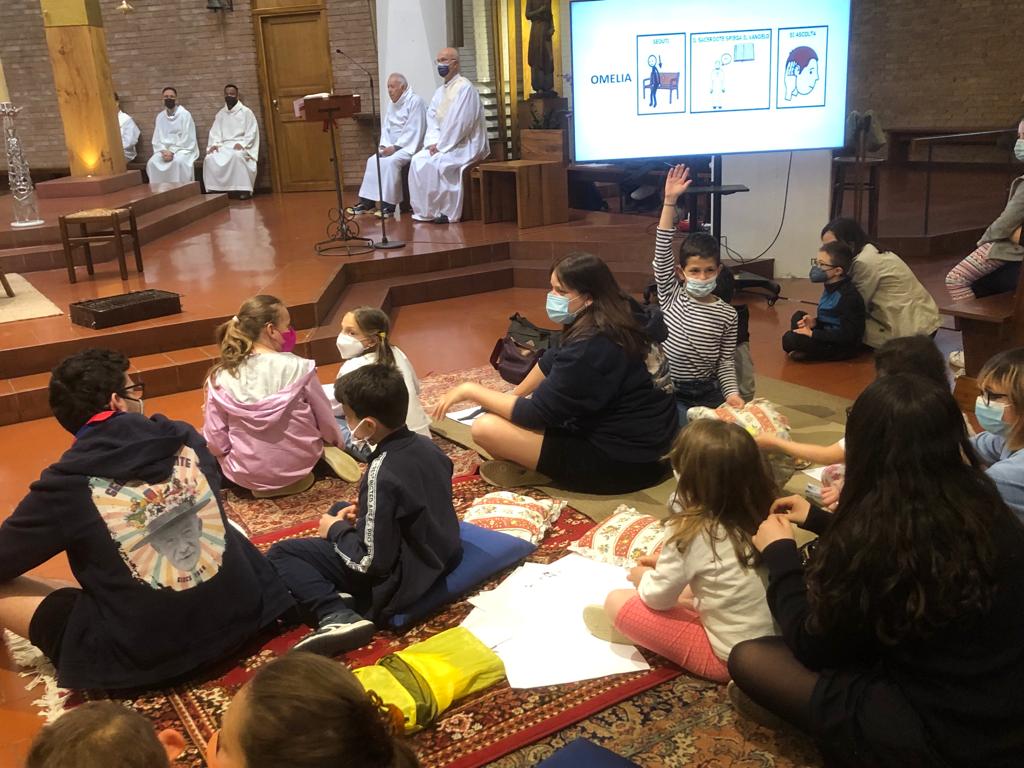 Carpi, positiva la prima esperienza della messa con i 5 sensi
