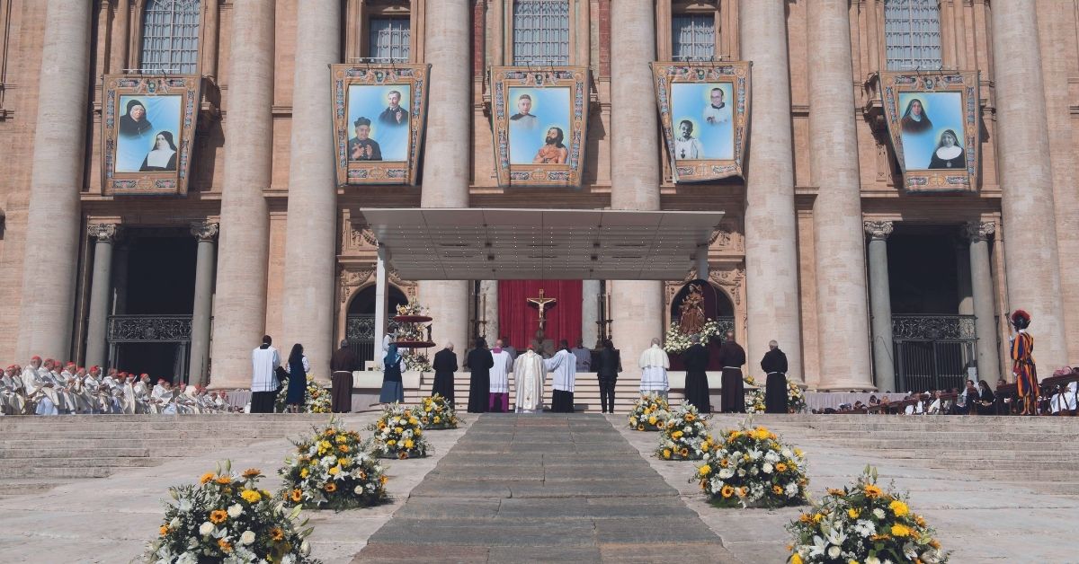 La canonizzazione di dieci beati