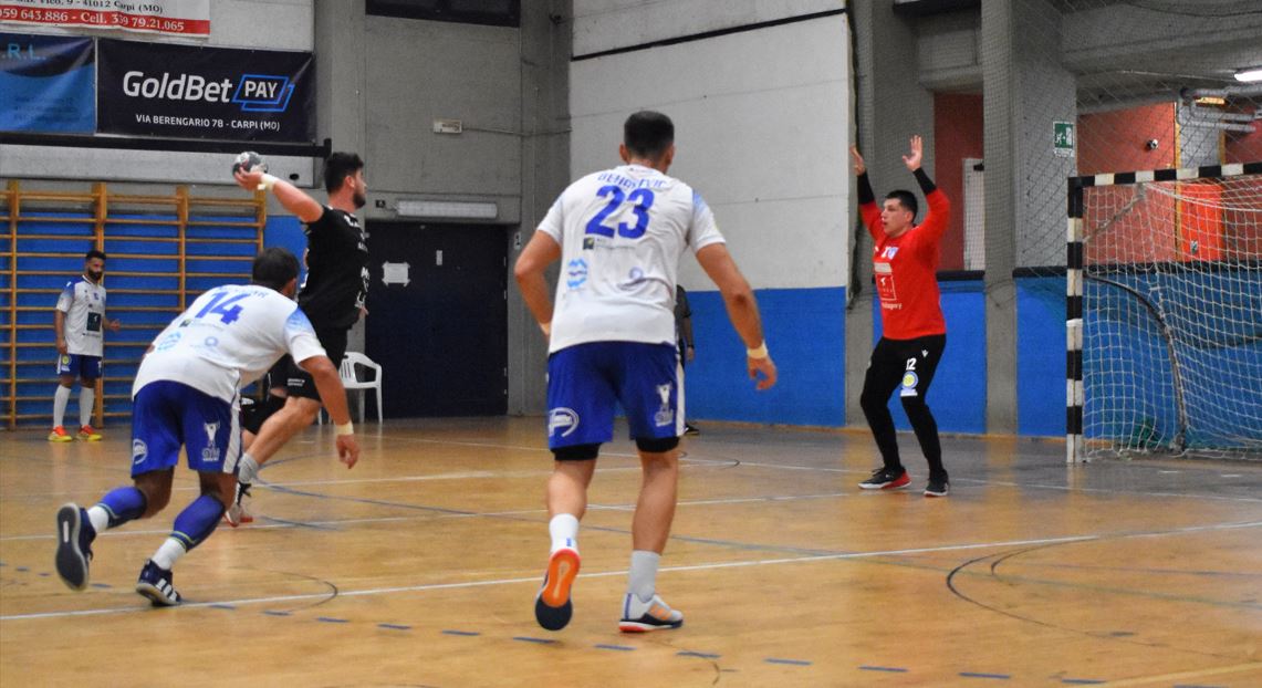 Pallamano Carpi sconfitta all’esordio contro Fasano