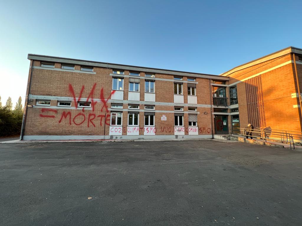 Atti vandalici al liceo Fanti: unanime condanna