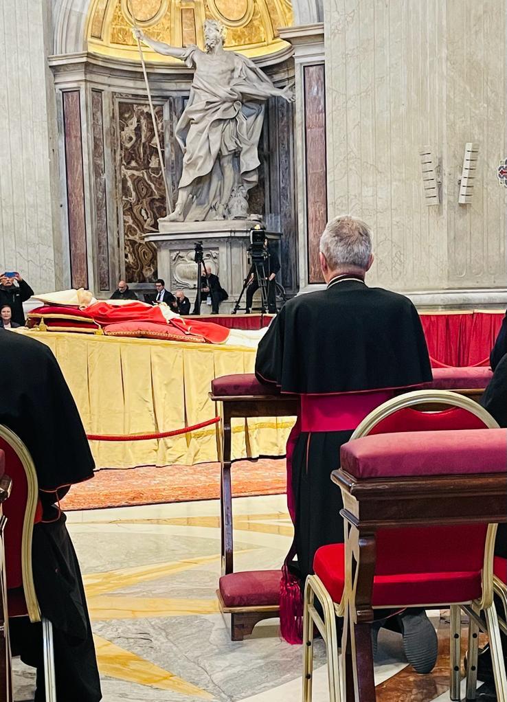 Il vescovo Cavina ai funerali di Papa Benedetto XVI