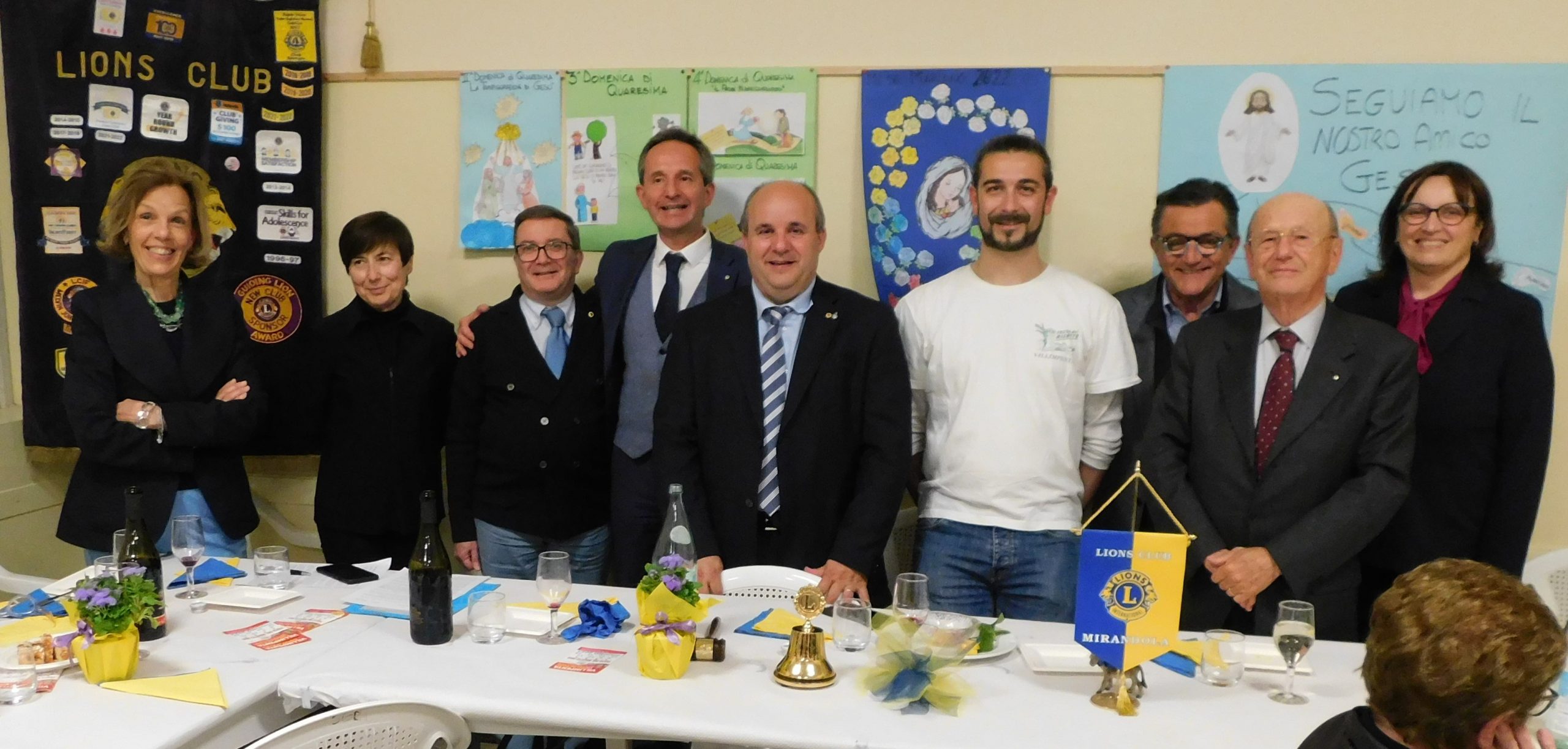 Lions Mirandola, serata cultural-gastronomica e donazione di defibrillatori