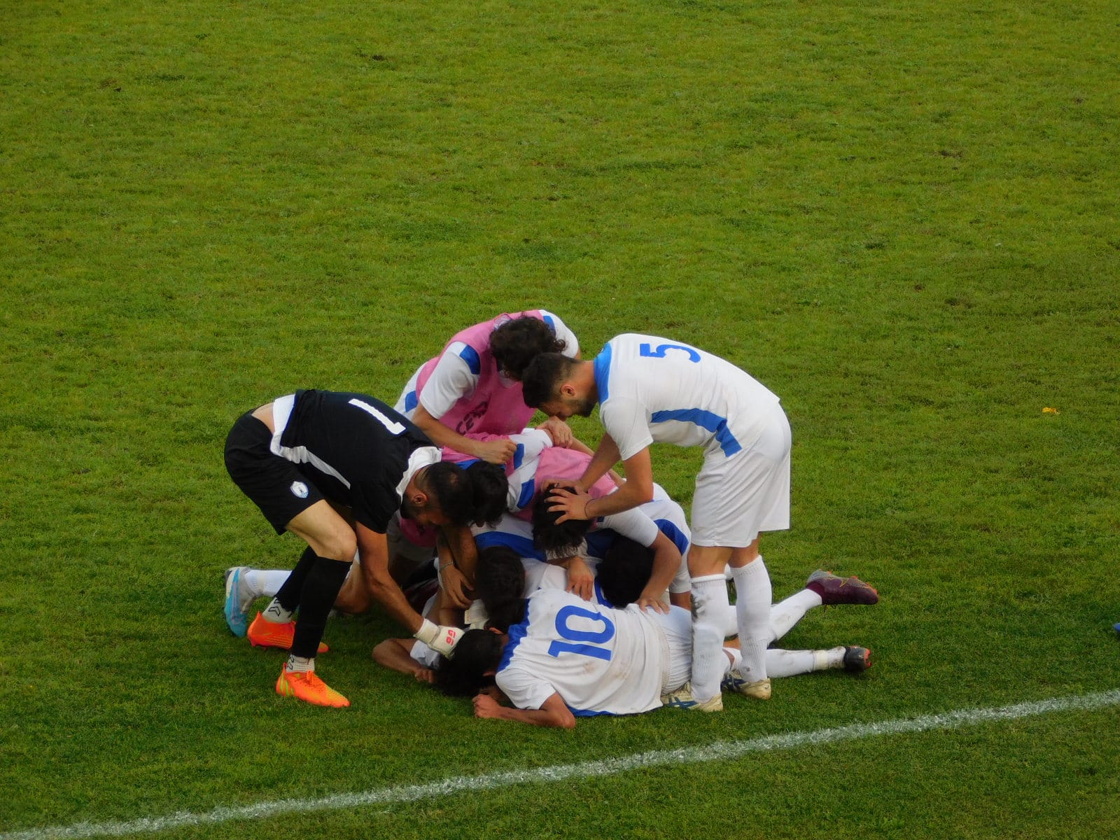 Calcio, United Carpi dilaga 3-0 ai supplementari: blucelesti lanciatissimi in semifinale.