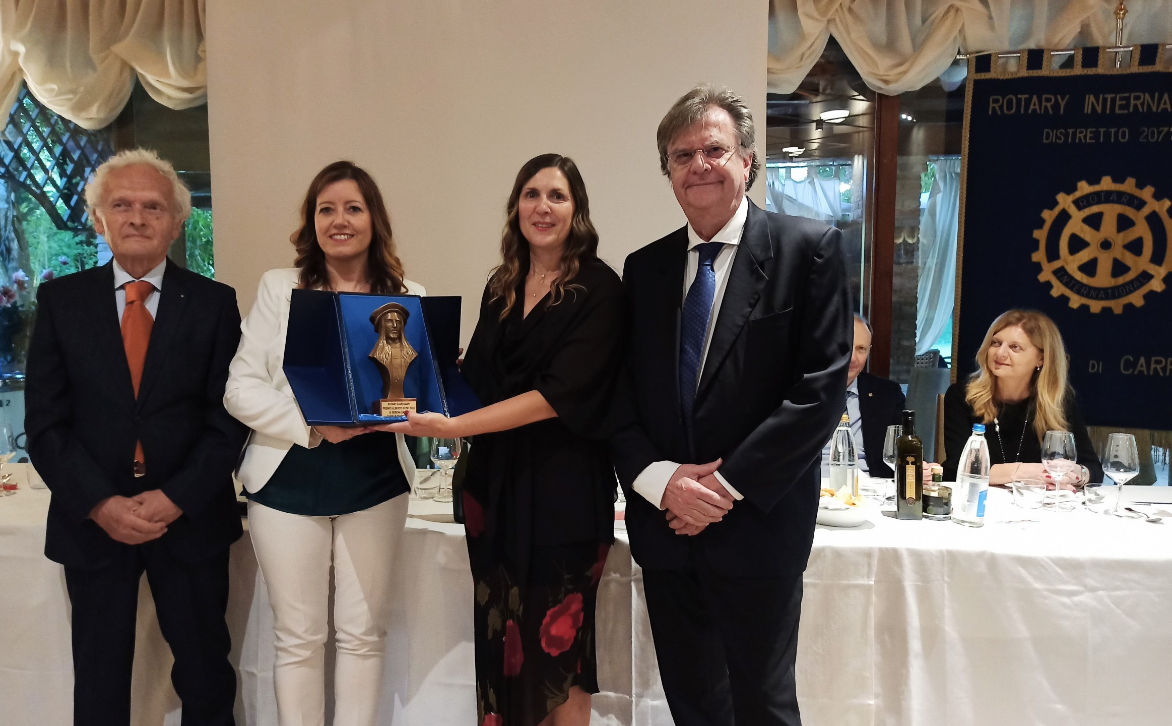 Il Rotary premia Serena Carra, professoressa di biologia molecolare