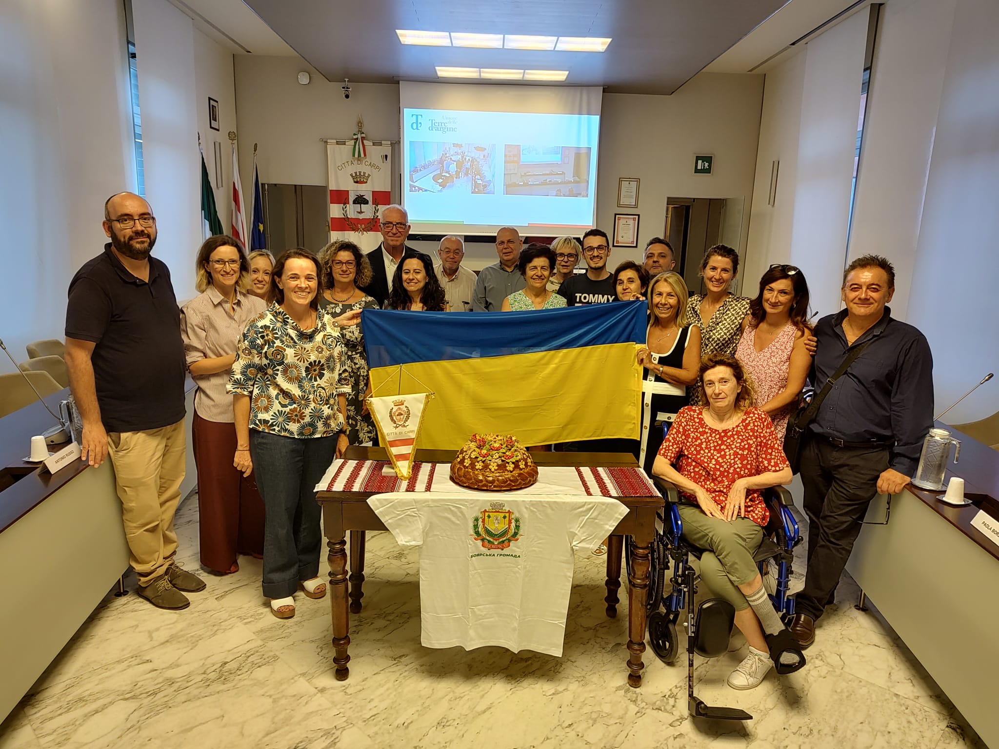 Carpi saluta i bambini ucraini del camp Nazareno