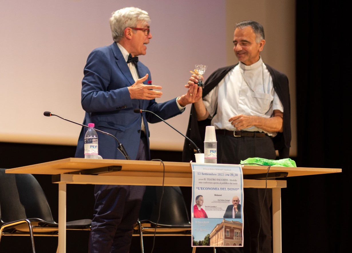 Economia del dono, serata con il vescovo Erio e il professor Zamagni