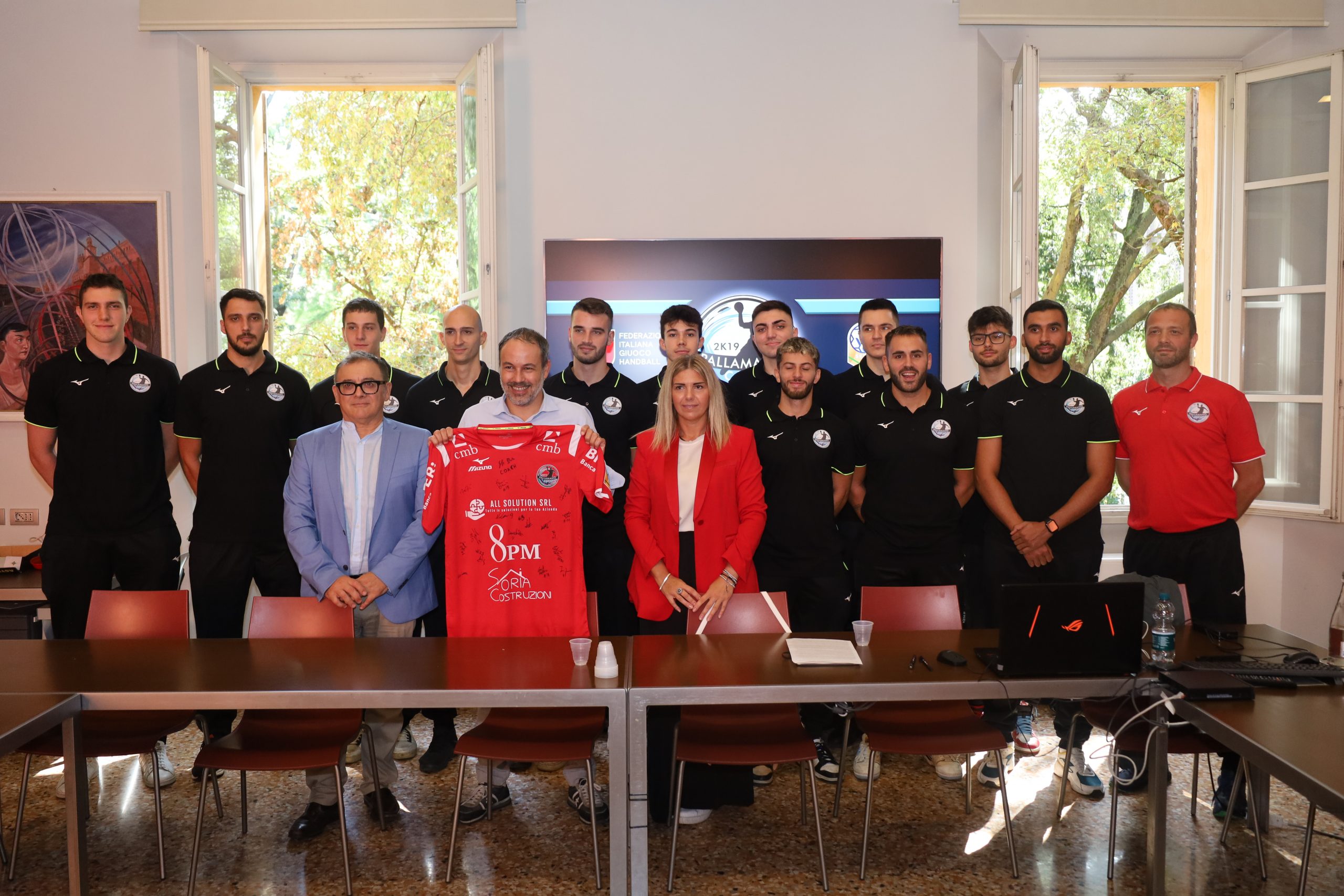 Pallamano Carpi, presentazione in grande stile: presidenza, staff e squadra ospiti del sindaco Bellelli in Municipio