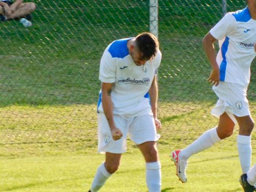 Calcio, United Carpi corsaro sul campo del Vezzano: 0-1 preziosissimo