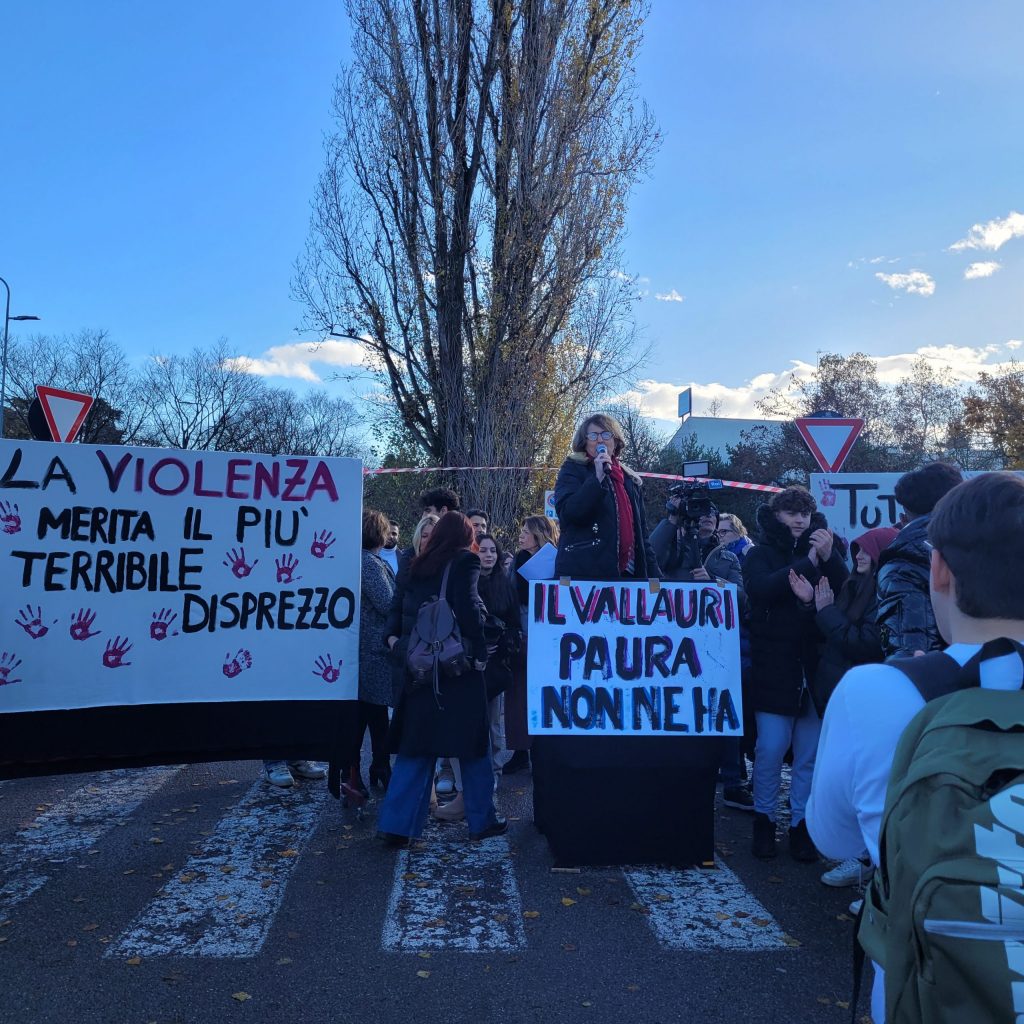 “Il Vallauri paura non ne ha” in mille alla manifestazione contro la