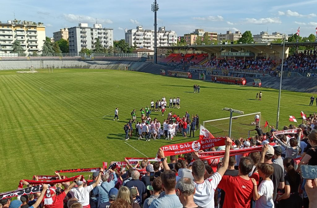 Calcio, il Carpi fa festa dopo tre anni i biancorossi tornano in Serie