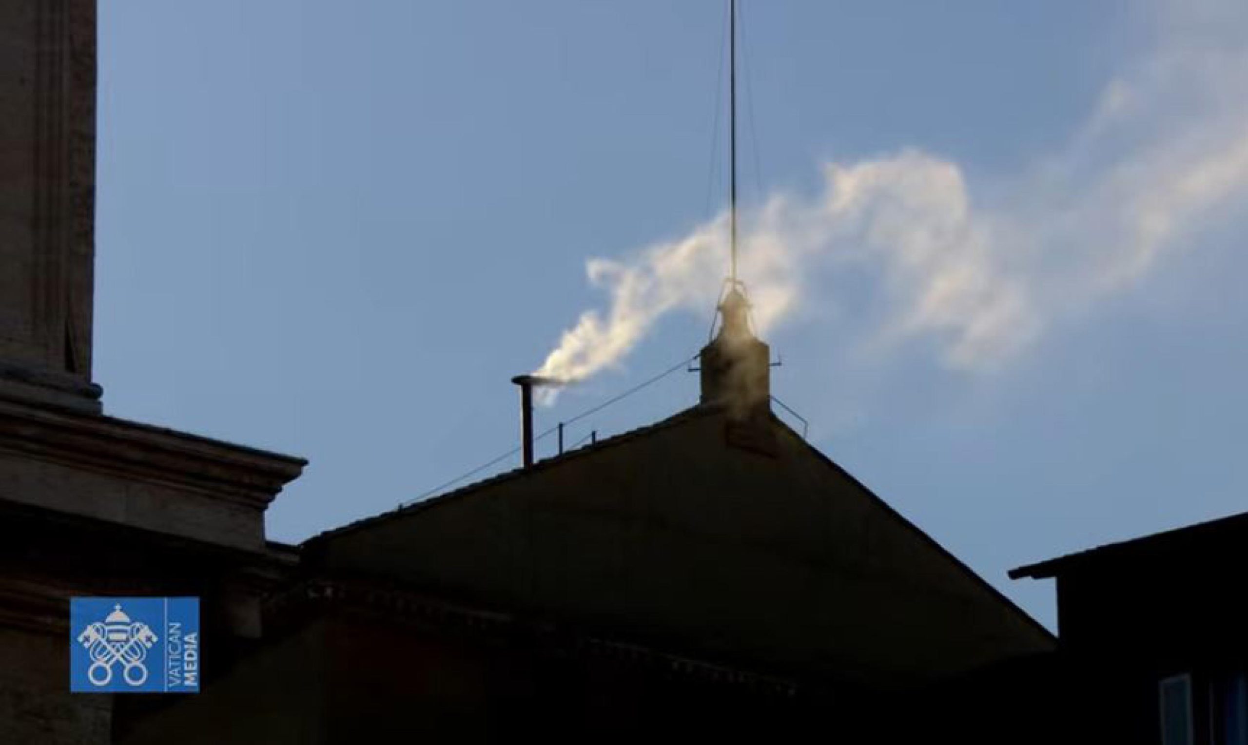 Conclave. E’ fumata bianca. Ora l’attesa del nuovo Papa