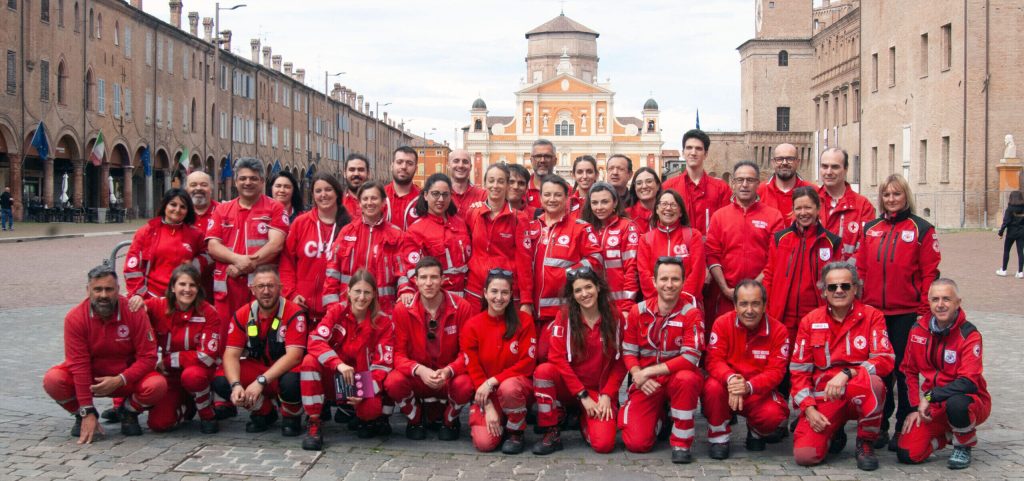 Uova di cioccolato e cuori solidali sotto il Portico del Grano